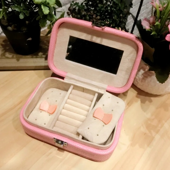 Hello Kitty Rhinestone Jewelry Box - Picture 6 of 15